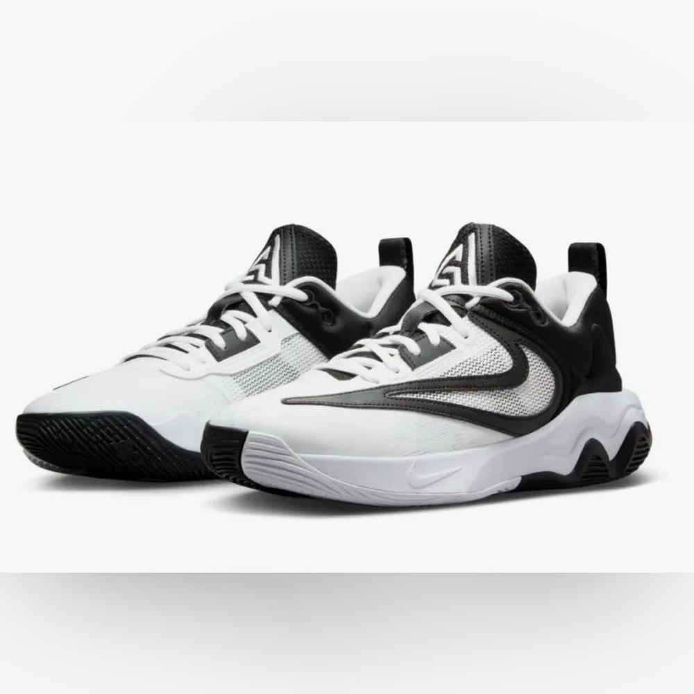 Nike Giannis Immortality 3 White Black Oreo Mens Basketball DZ7533-100 Brand New